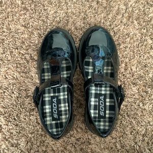 Black T strap Mary Jane shoes